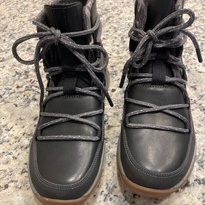 NWOT Chaco Borealis Peak Waterproof Boot